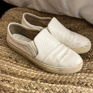 Aldo’s slip inside